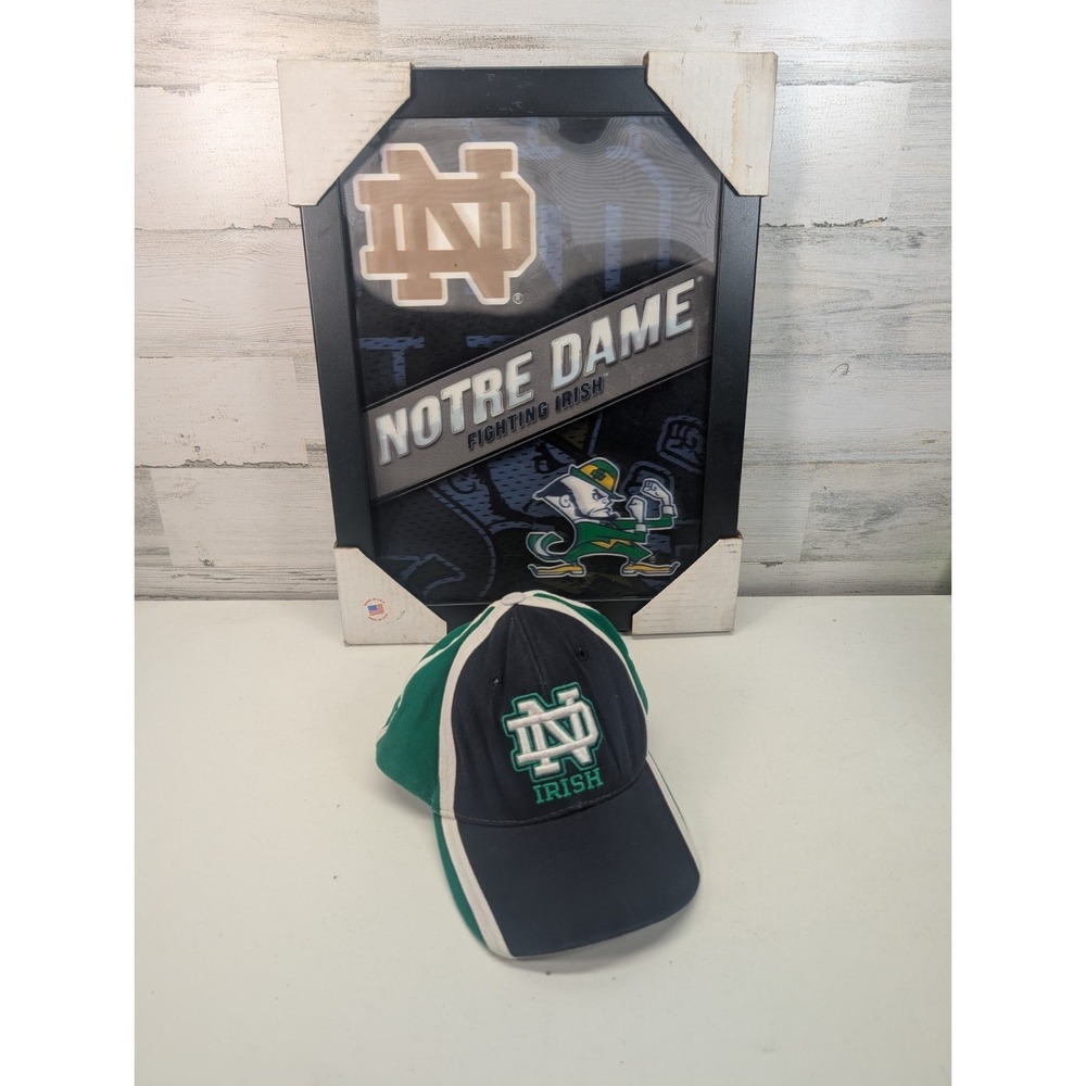 Notre Dame Fighting Irish NCAA Wall Decor Plaque Sign w/ Notre Dame Hat‎ Bundle